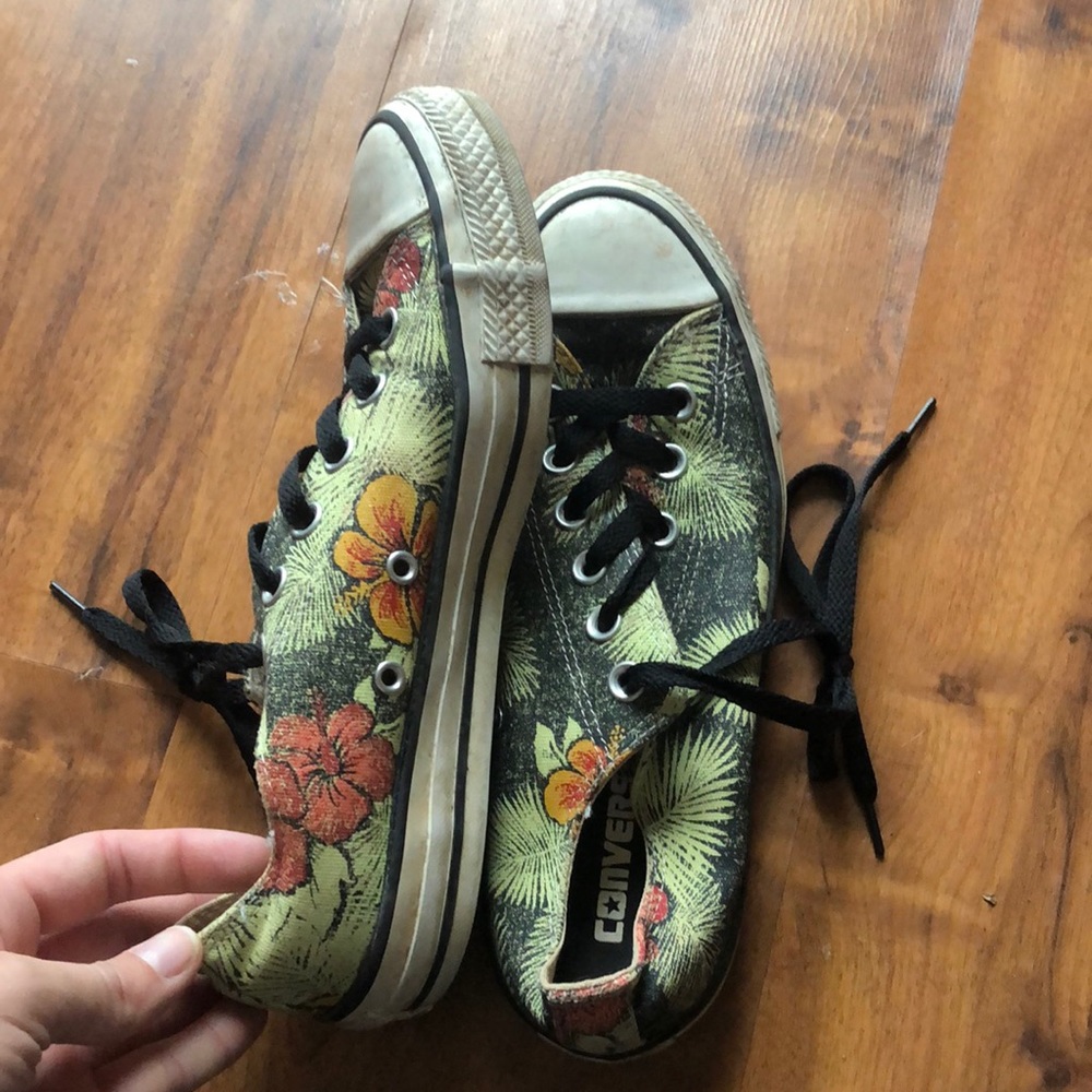 hawaiian themed converse shoes